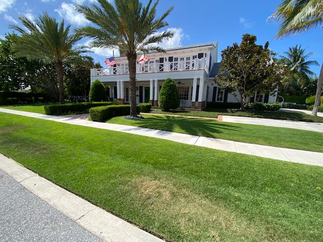 Home in Manapalan, FL with Northern influences